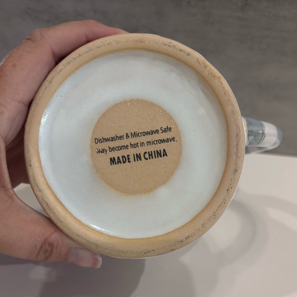 NWOT Ceramic Raccoon Coffee Hot Tea Mug Cup with Handle - Picture 6 of 6